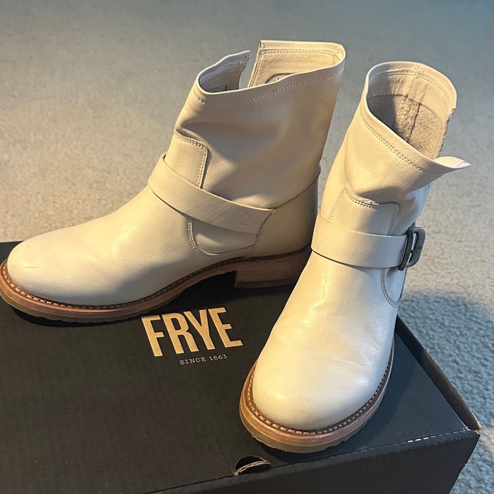 Frye Women's Off-White Leather Ankle Boots